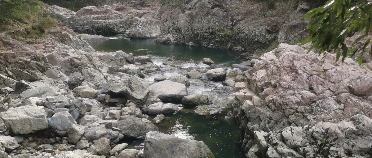 04239「第3村の生活基盤はここの水に頼ってる」