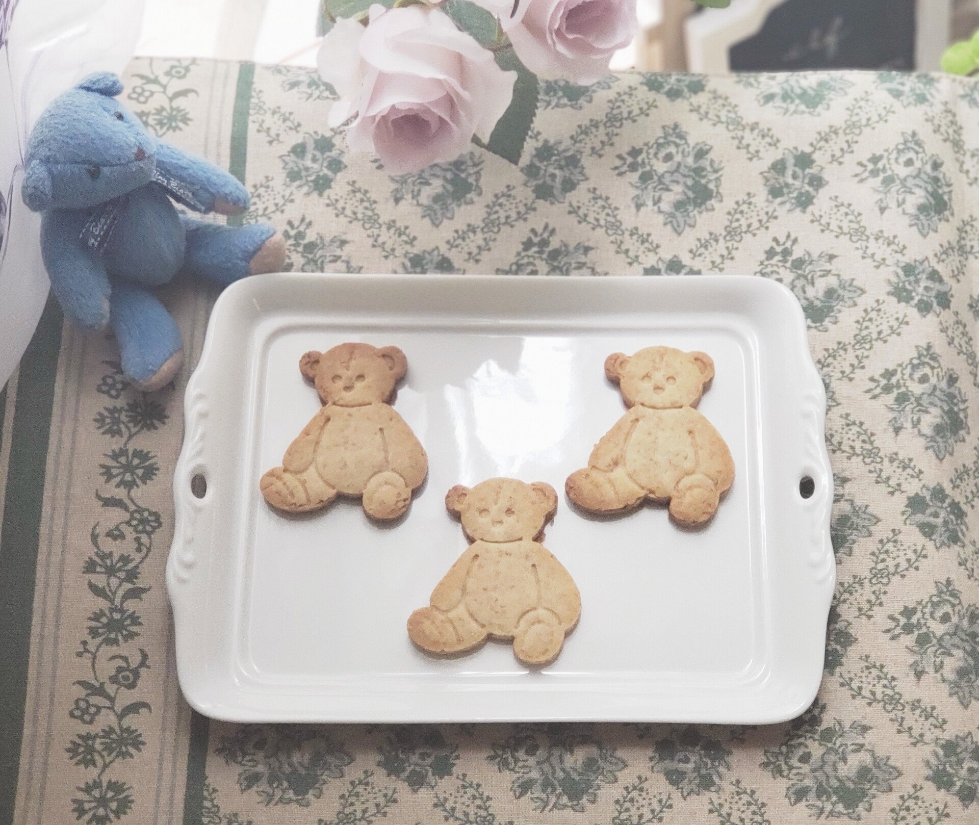 ★ s★ビスケットに乗ったテディベア★I LOVEくまちゃん★レンガ★ 𝑵𝑬𝑾♡ 🍪ビスくまットちゃん🍪 くまちゃんのお耳がビスケットになっ