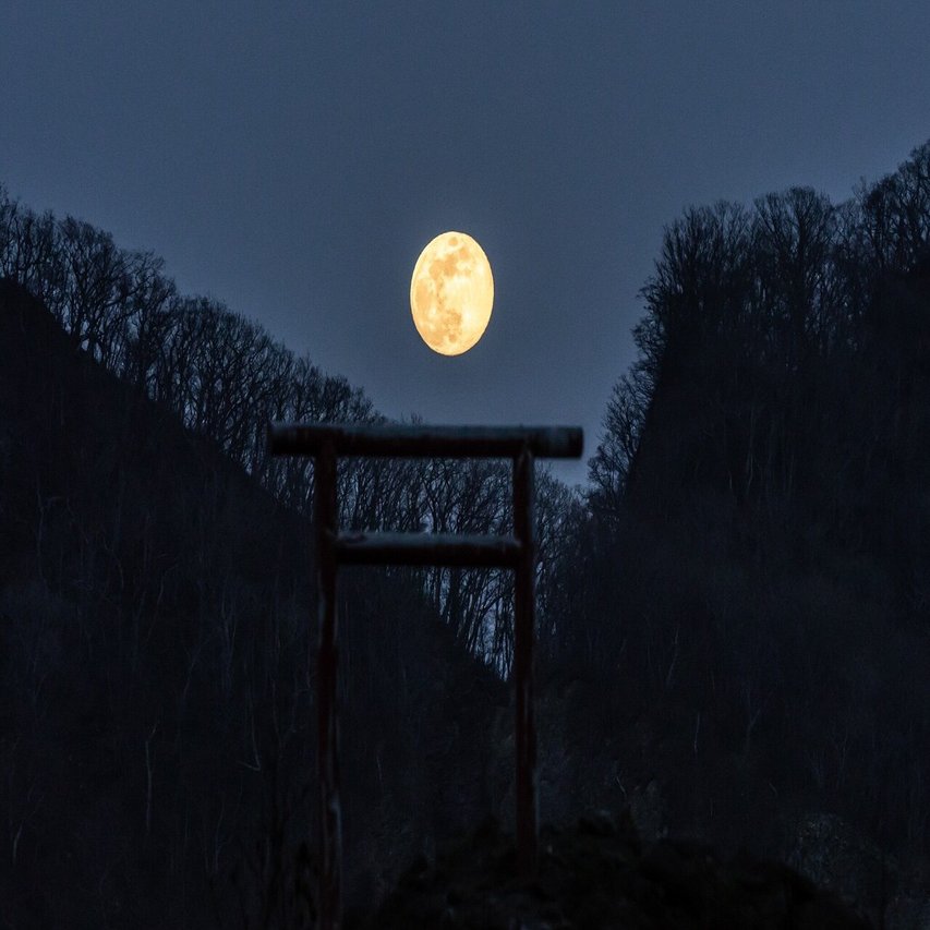 十三夜 秋晴れが魅せる美しい月 小野照崎神社 Note