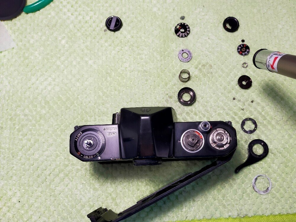 Pentax SPの分解｜フィルムカメラ修理のアクアカメラ