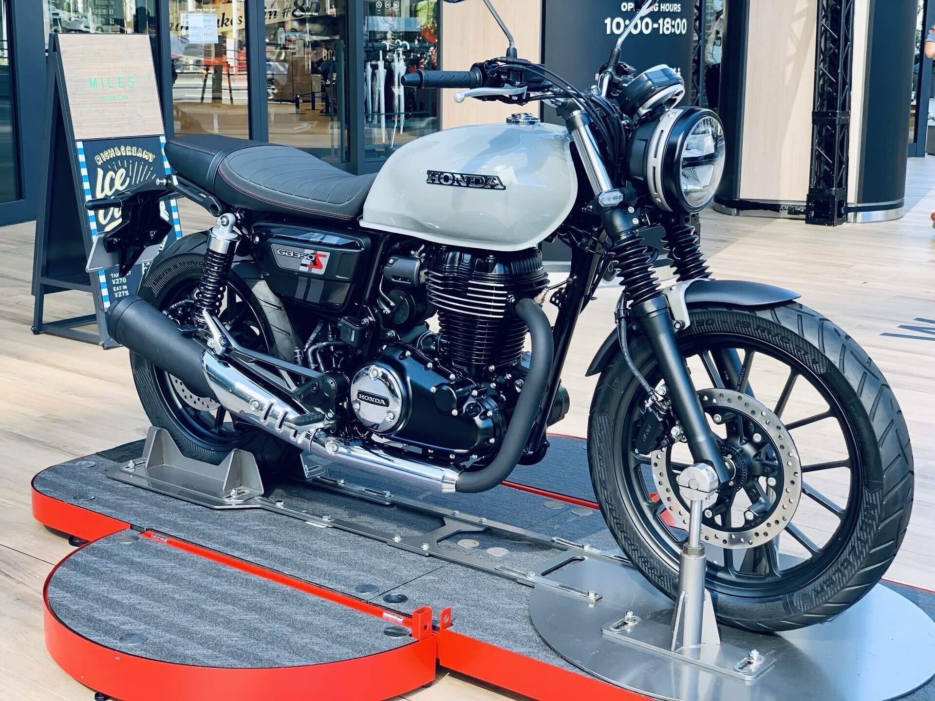 Honda GB350、実物見たらなかなかのクオリティ。写真だとタンク周りの