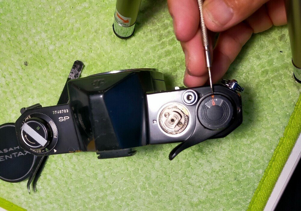 Pentax SPの分解|フィルムカメラ修理のアクアカメラ