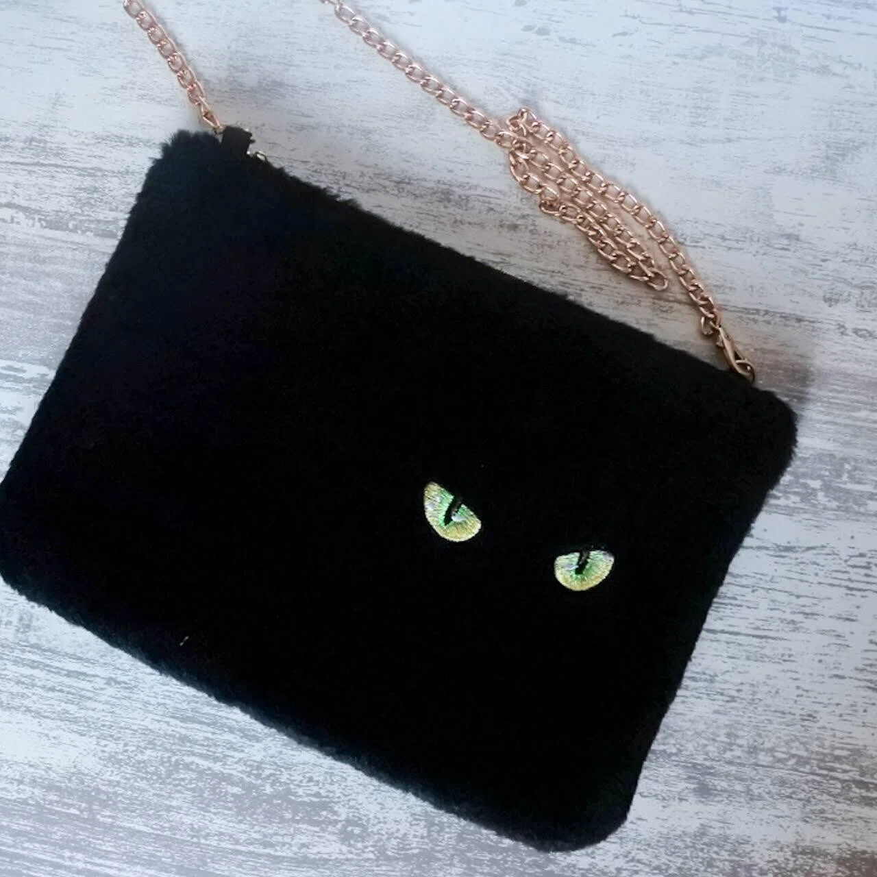 オッドアイの黒猫｜ajico*猫の刺繍小物《コイトネコ》