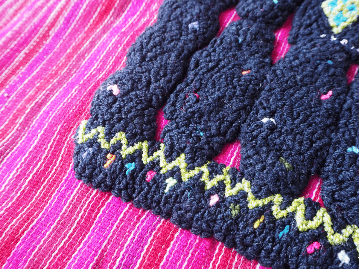 新品＊サテンステッチ刺繍＊ミチョアカン州＊メキシコ雑貨 新品＊サテンステッチ刺繍＊ミチョアカン州＊メキシコ雑貨
