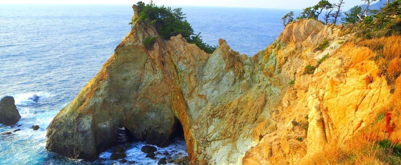 伊豆を車中泊 で旅する 伊豆諸島の神々は 海からやってきた 観光と案内 西伊豆と天城越えと 旅の音楽家 Studio Iota Label スタジオ イオタ Note