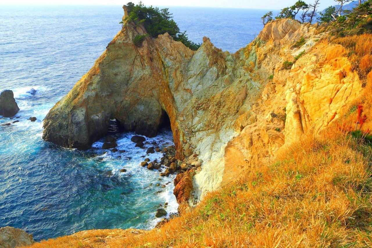 伊豆を車中泊 で旅する 伊豆諸島の神々は 海からやってきた 観光と案内 西伊豆と天城越えと 旅の音楽家 Studio Iota Label スタジオ イオタ Note
