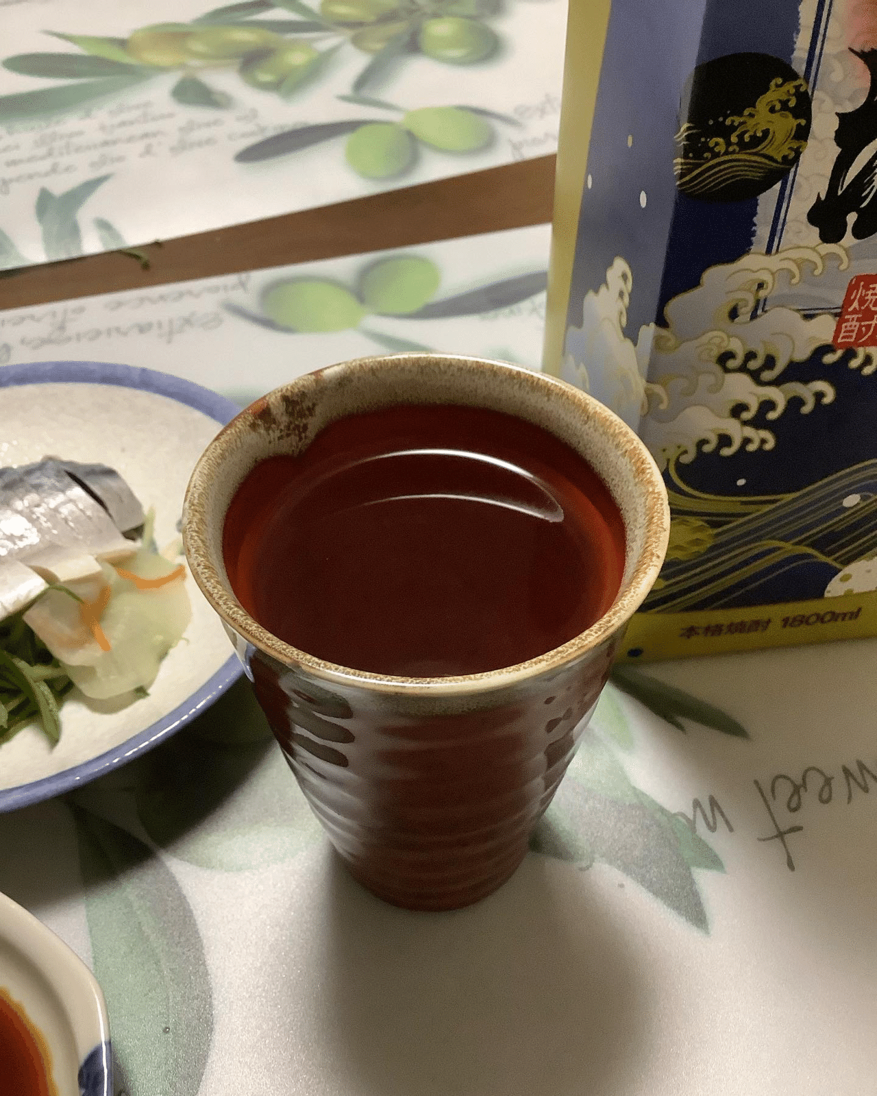 しめ鯖に さつま白波 のお湯割り合い ますね そのあと写真にしなかったのですがナッツとカマンベールチーズを堪能したあと締めにクリームシチューで ユーラス Note