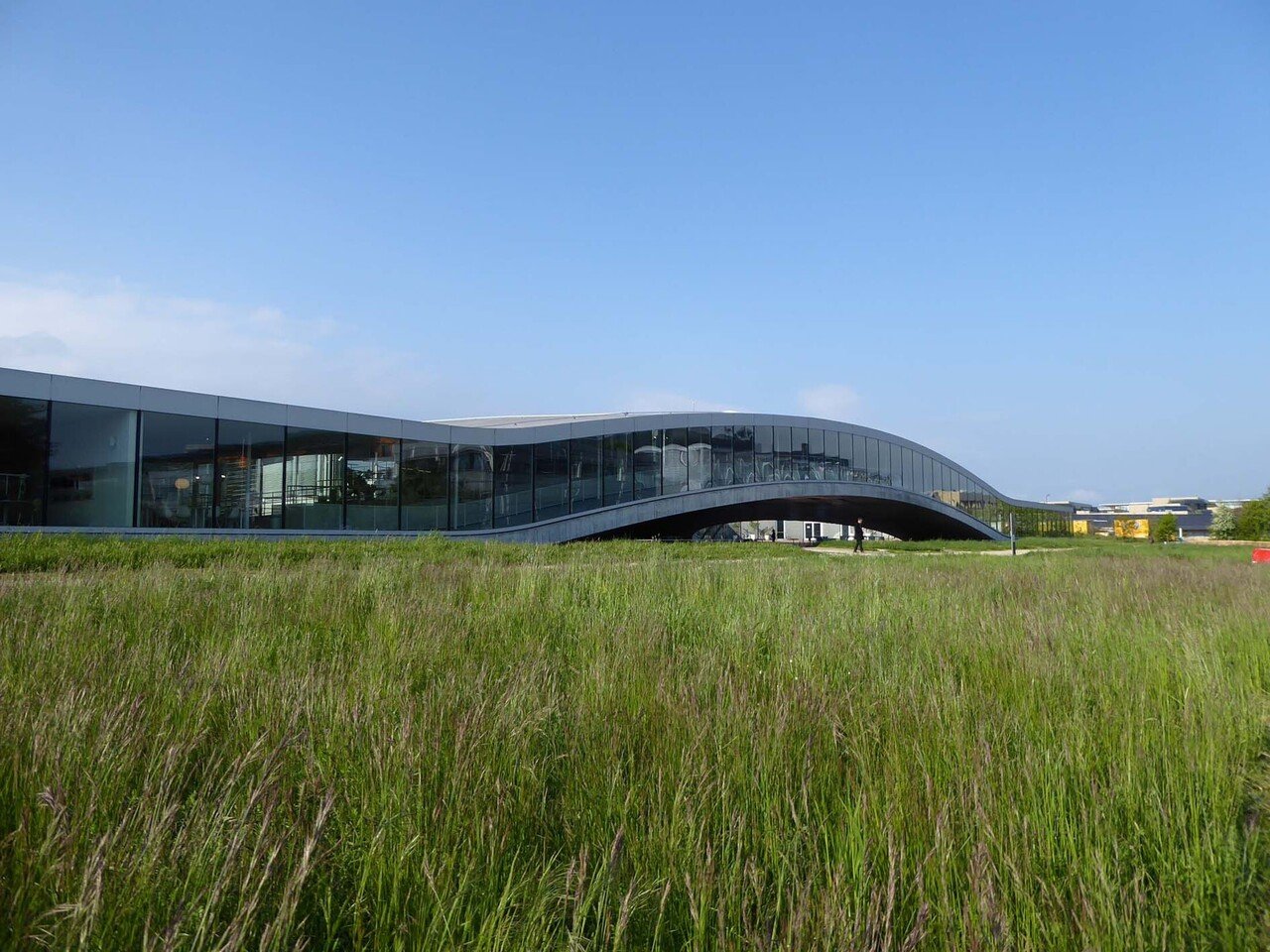 ☆EDUCATIONAL FACILITIES 現代建築集成/教育施設 建築】昼寝には最適なロレックス・ラーニング・センター（SANAA