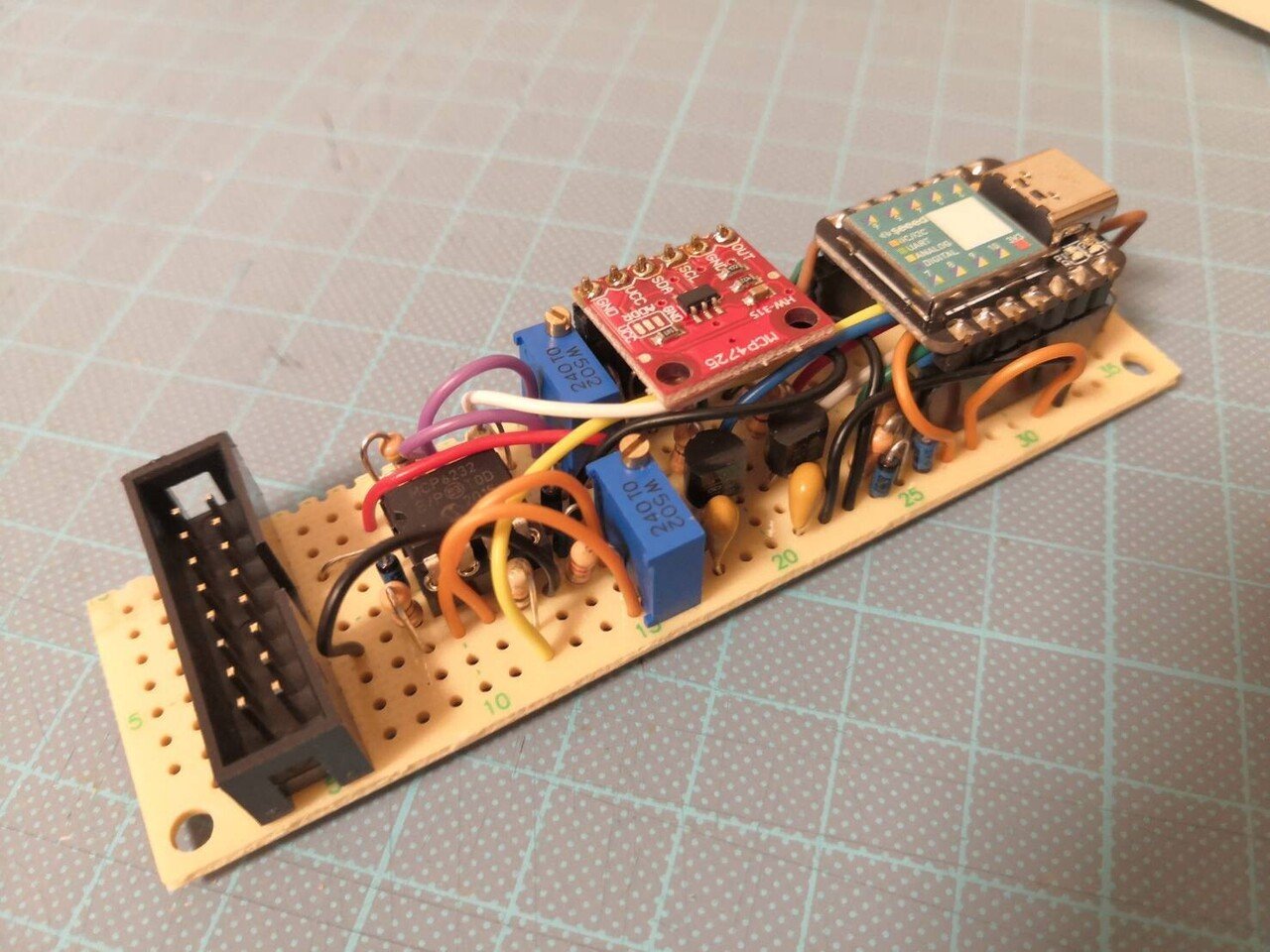 Mosaic Quantizer 1U　モジュラーシンセ Mosaic 1U Quantizer モジュラーシンセ