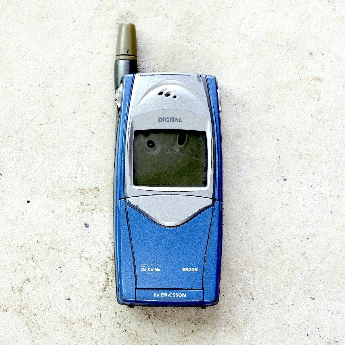 懐かしいオールド携帯電話の魅力！【まとめ】｜I'm a graphic designer