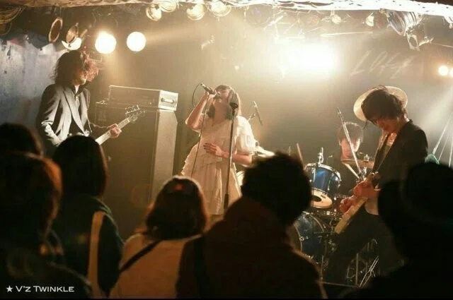 イツエとわたしの青②－『あの小鳥はいつ泣くの』｜inkyo / koharu