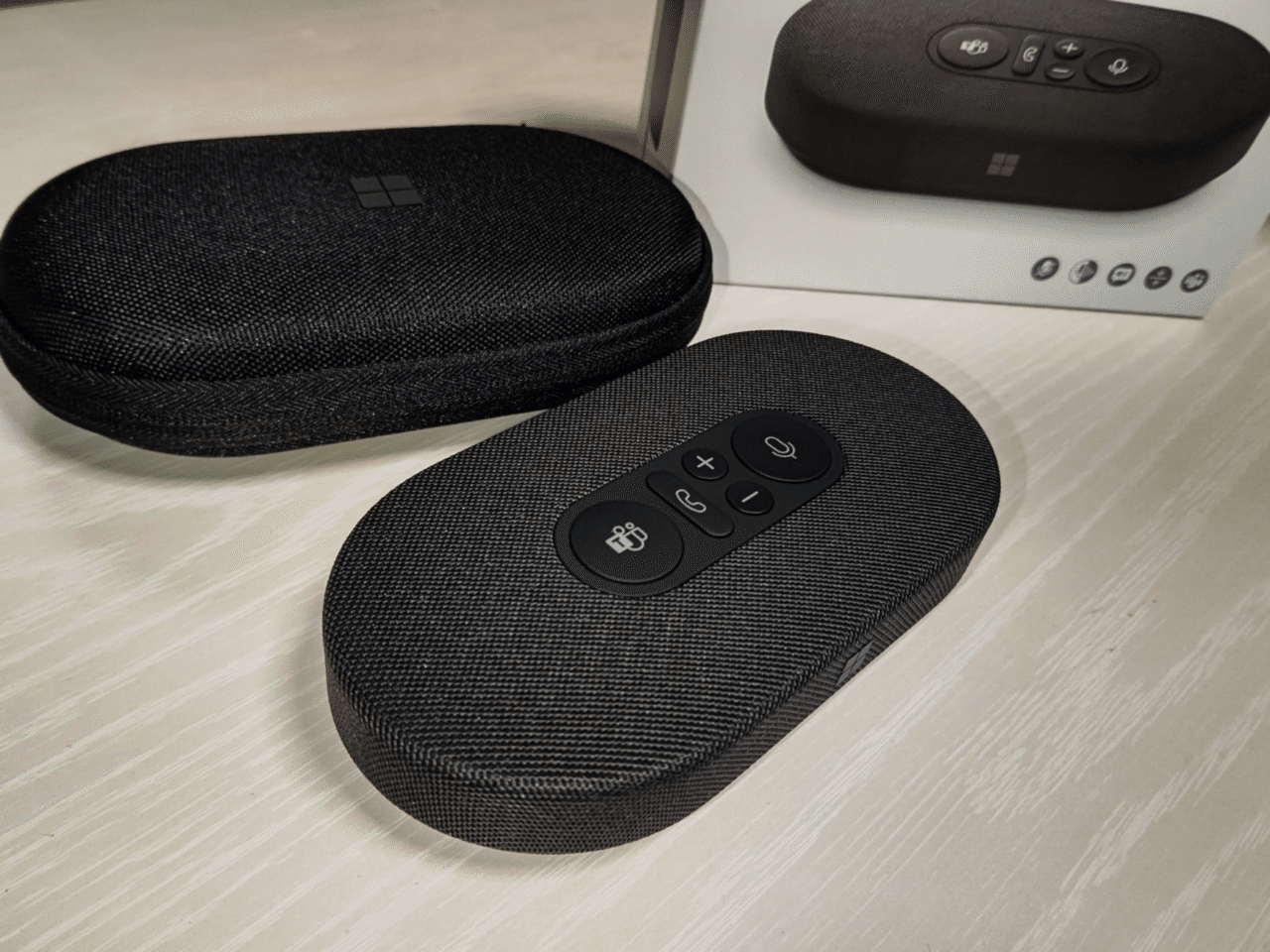 Microsoft モダン USB-C スピーカー使ってみました|ディーン・ロウ Microsoft モダン USB-C スピーカー使ってみました|ディーン・ロウ