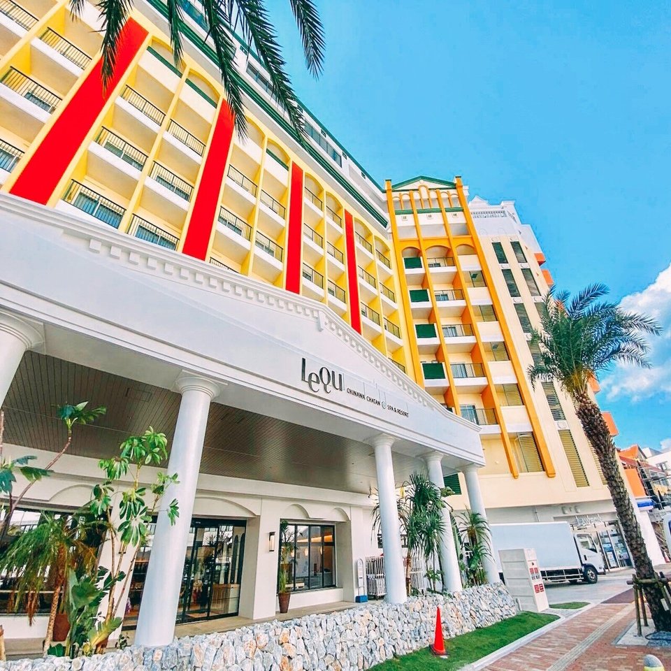 海外気分が味わえるリゾートワーケーションを「レクー沖縄北谷スパ&リゾート」で｜Resort Worx