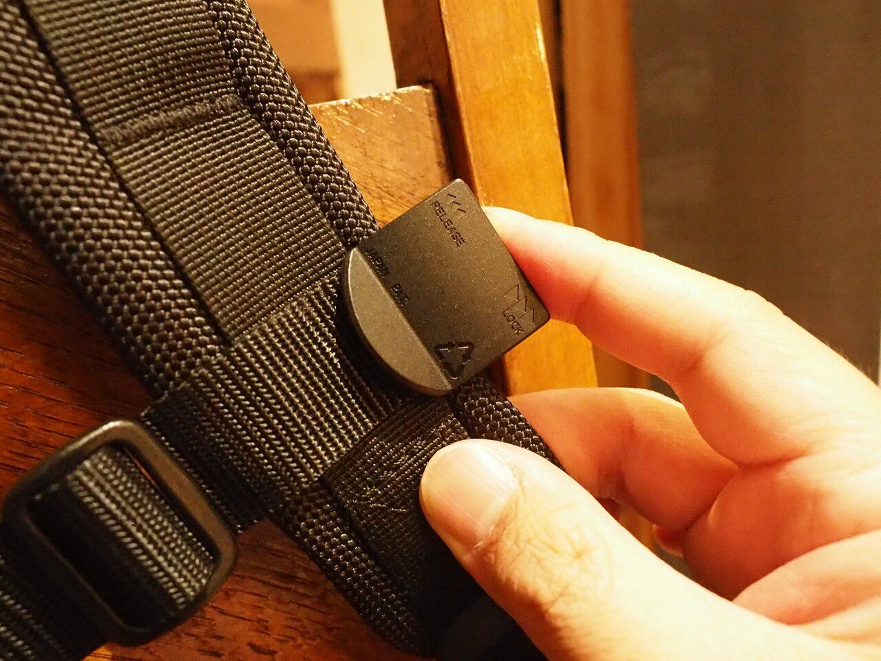 重たいリュックを背負うあなたにも 理想の後付チェストストラップ を作った話 山下義弘 ドケットストア店主 Note 重たいリュックを背負うあなたにも 理想の後付チェストストラップ を作った話 山下義弘 ドケットストア店主 Note