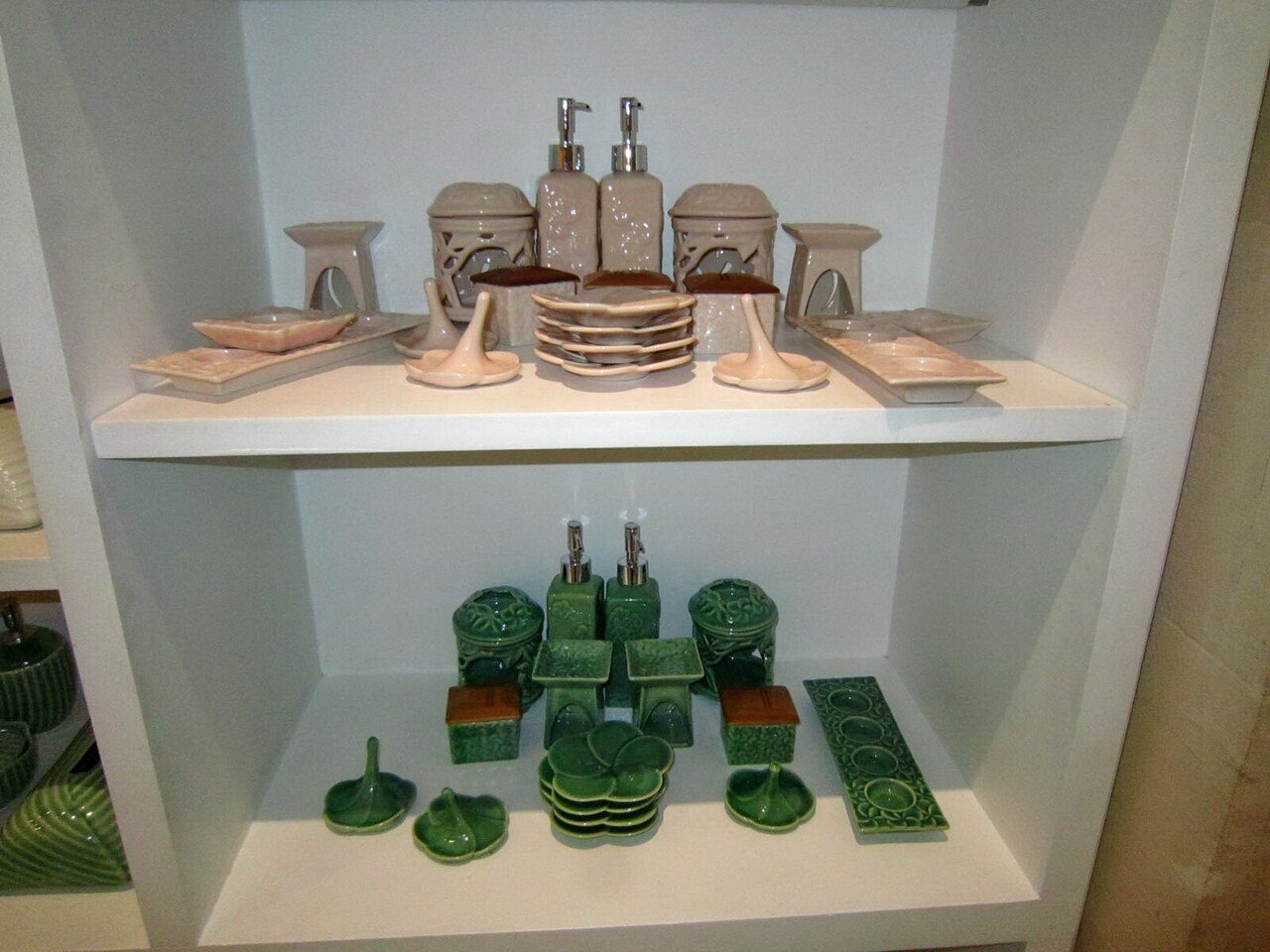 世界中から愛される、バリ島産の食器・陶器のブランド【ジェンガラ