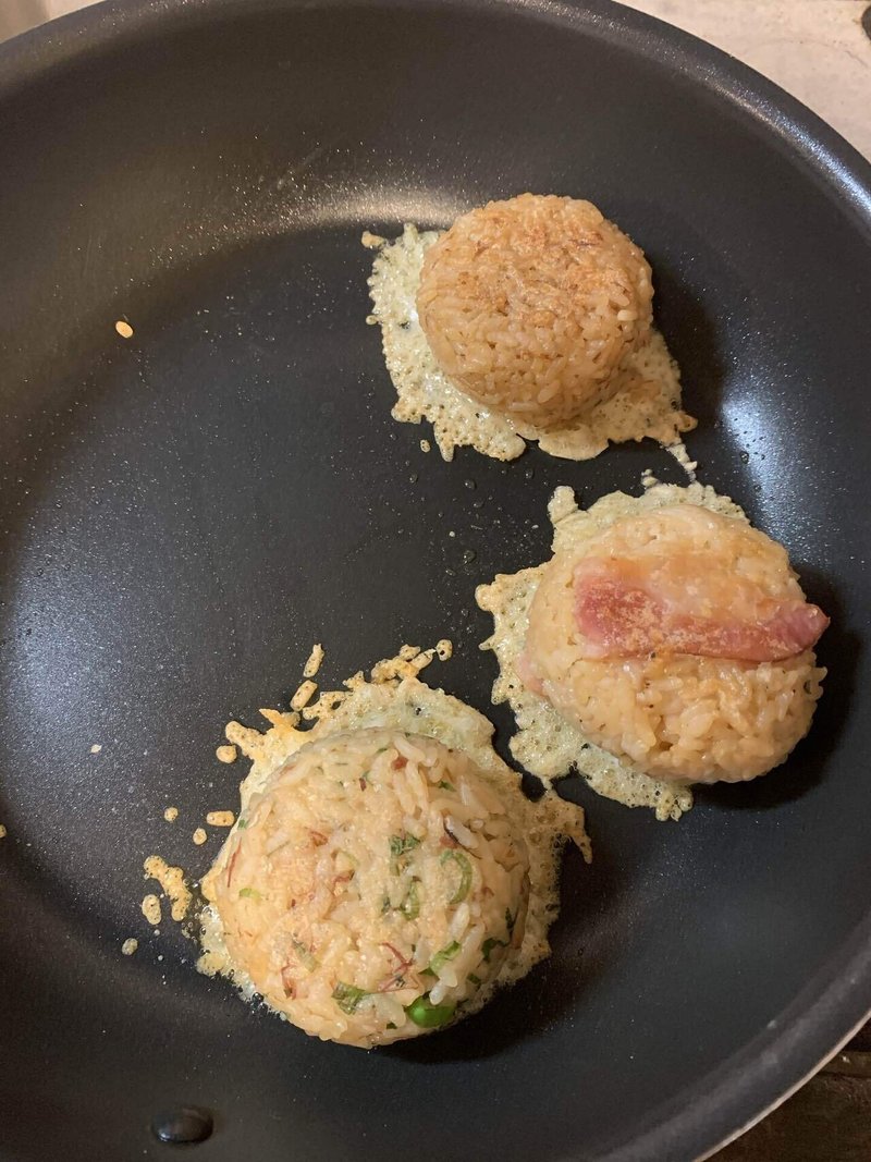フライパンでつくる パリパリ羽根つきチーズの焼きおにぎり しらいのりこ ごはん同盟 Note フライパンでつくる パリパリ羽根つきチーズの焼きおにぎり しらいのりこ ごはん同盟 Note