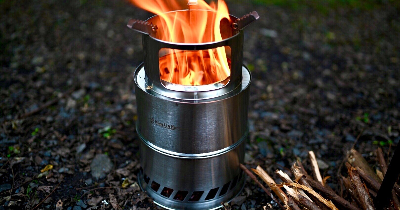 試用動画】二次燃焼ウッドストーブ 着火と枝のくべ方違い｜Niku Camp