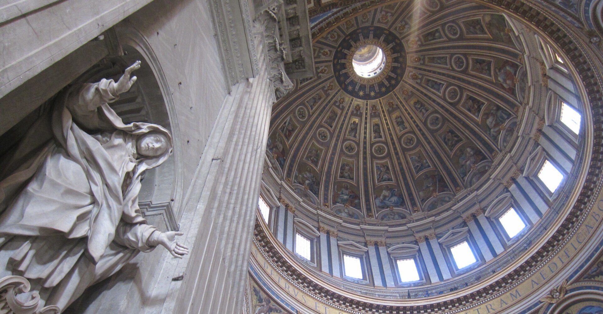 Vatican City 世界一小さい国で｜光の中を旅してた