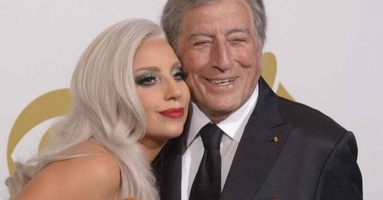 トニーベネットとレディガガサイン入りツーショットフォト Amazon.co.jp: Tony Bennett & Lady Gaga: Cheek to Cheek Live