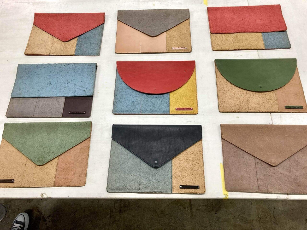 初めてのレザークラフト。自分だけのPCケースを作ってきた｜にこ