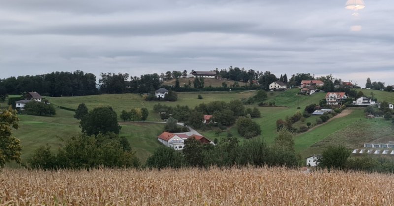 オーストリアの「ブドウ畑の村のプロジェクト」が5年越しに完成するとき(1)
