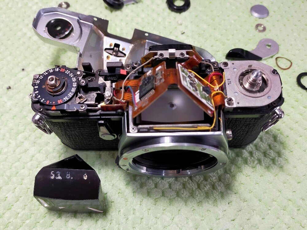 Pentax MEの分解｜フィルムカメラ修理のアクアカメラ