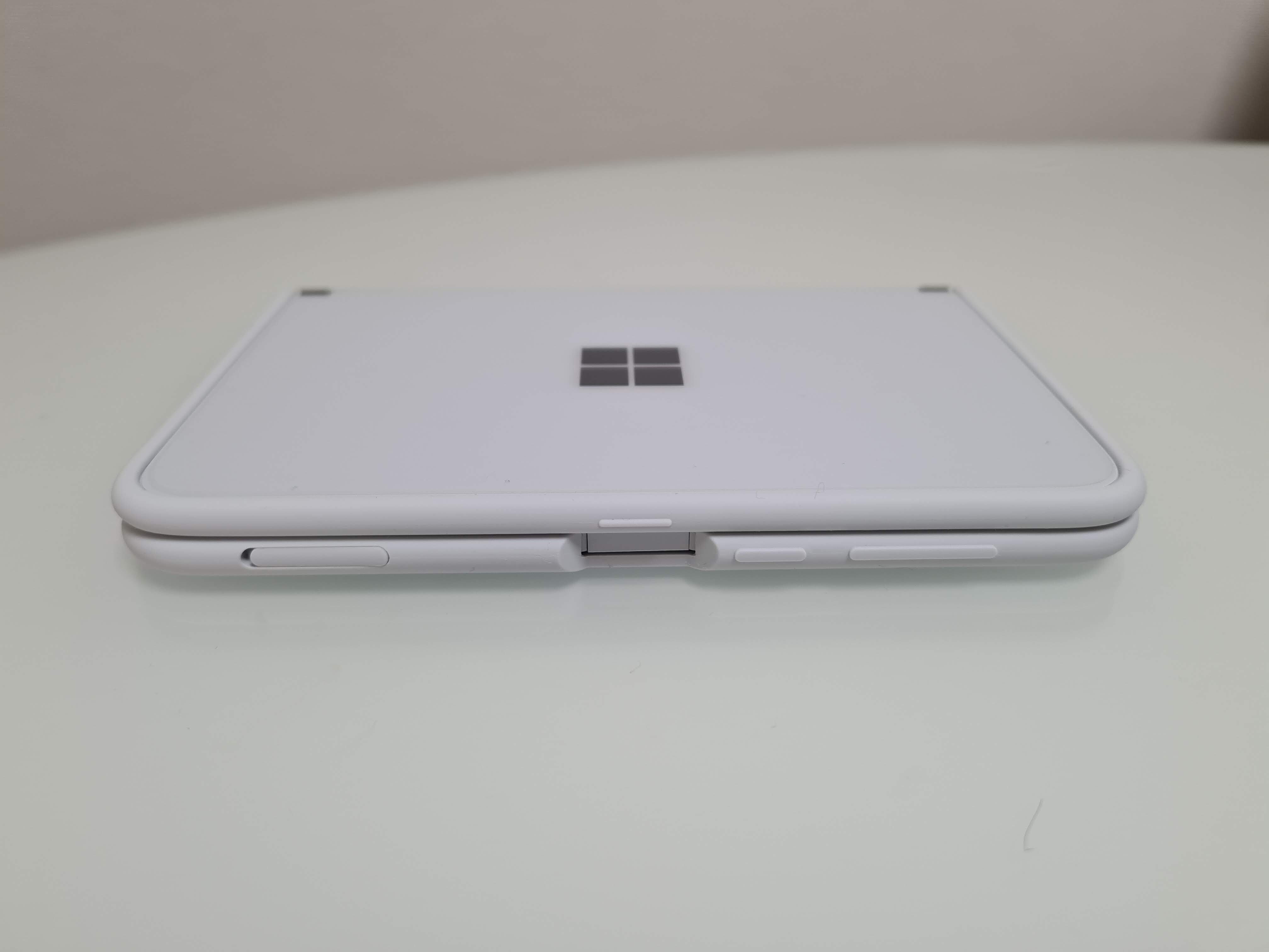 Surface Duo (初代) 箱・付属品有り Surface Duo (初代) 箱・付属品有り Surface Duo (初代) 箱