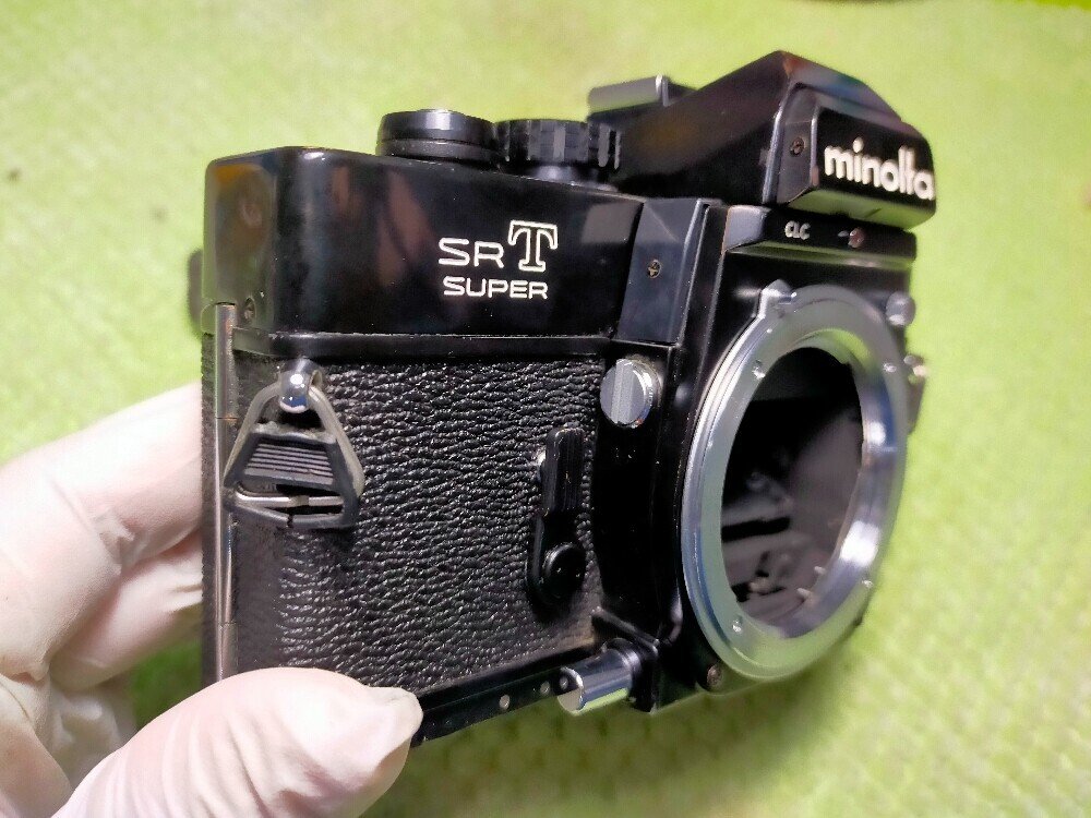 ミノルタ SRT SUPERの分解｜フィルムカメラ修理のアクアカメラ