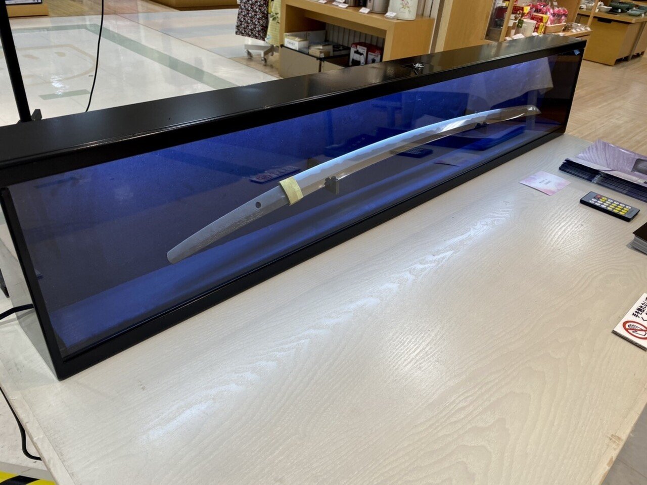 製作している刀展示ケースのラインナップと価格について｜刀箱師