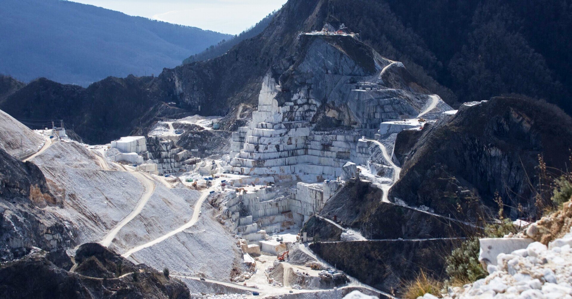 カッラーラ山は、宝の山よ。｜イタリアのモノづくり | ようこ