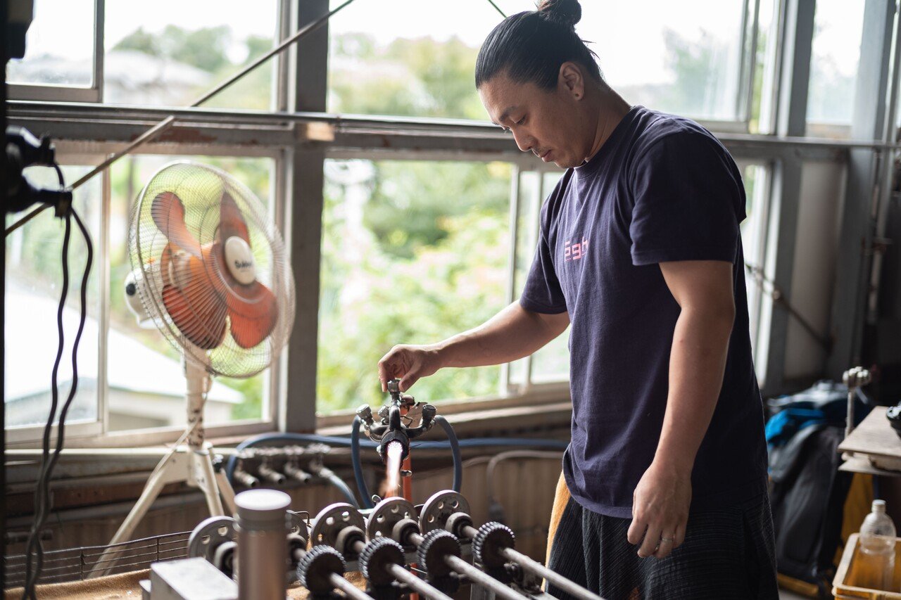 スガハラで働く 02 ガラス職人の一日 中堅編 Sghr スガハラ公式 スガハラで働く Note