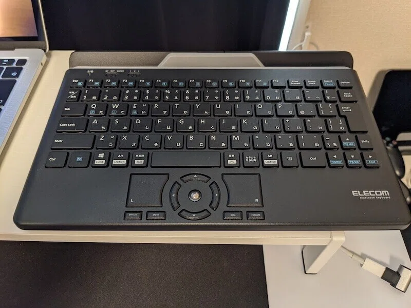 iPad本体 iPad mini 32GB + elecome keyboard This might be the definitive Bluetooth keyboard for the iPad mini｜wag