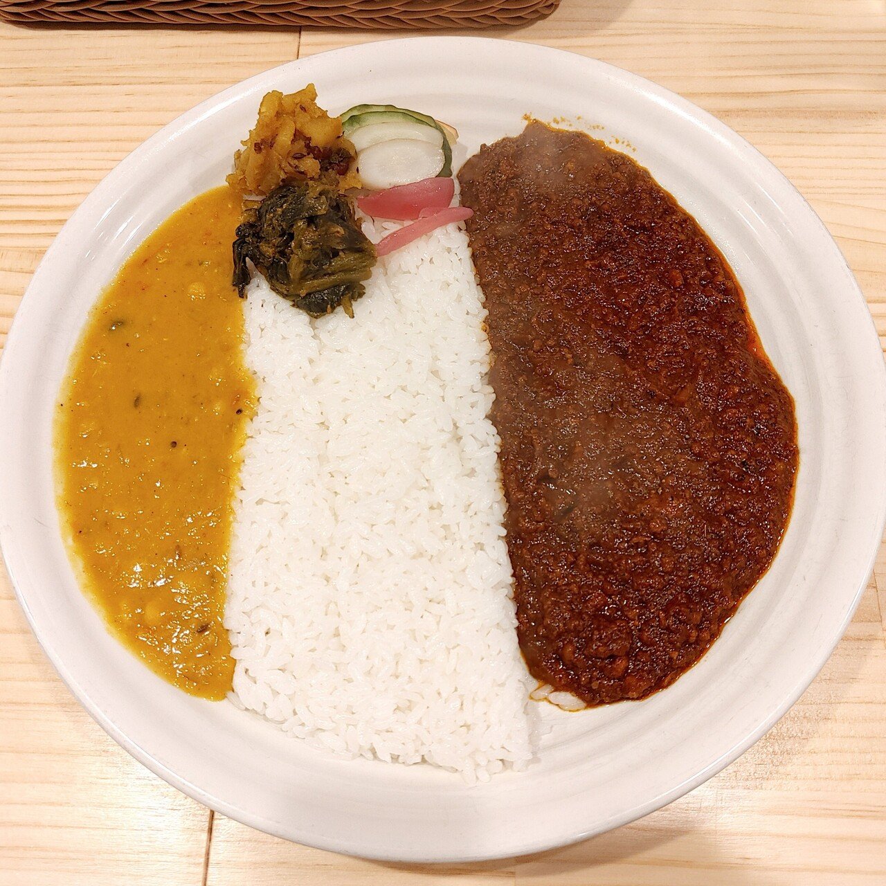 移転統合した桃の実へ かわいい新店舗はテンション上がるよ お茶の水 カレー オリエンタルバル 桃の実10 7open じょいっこ Note