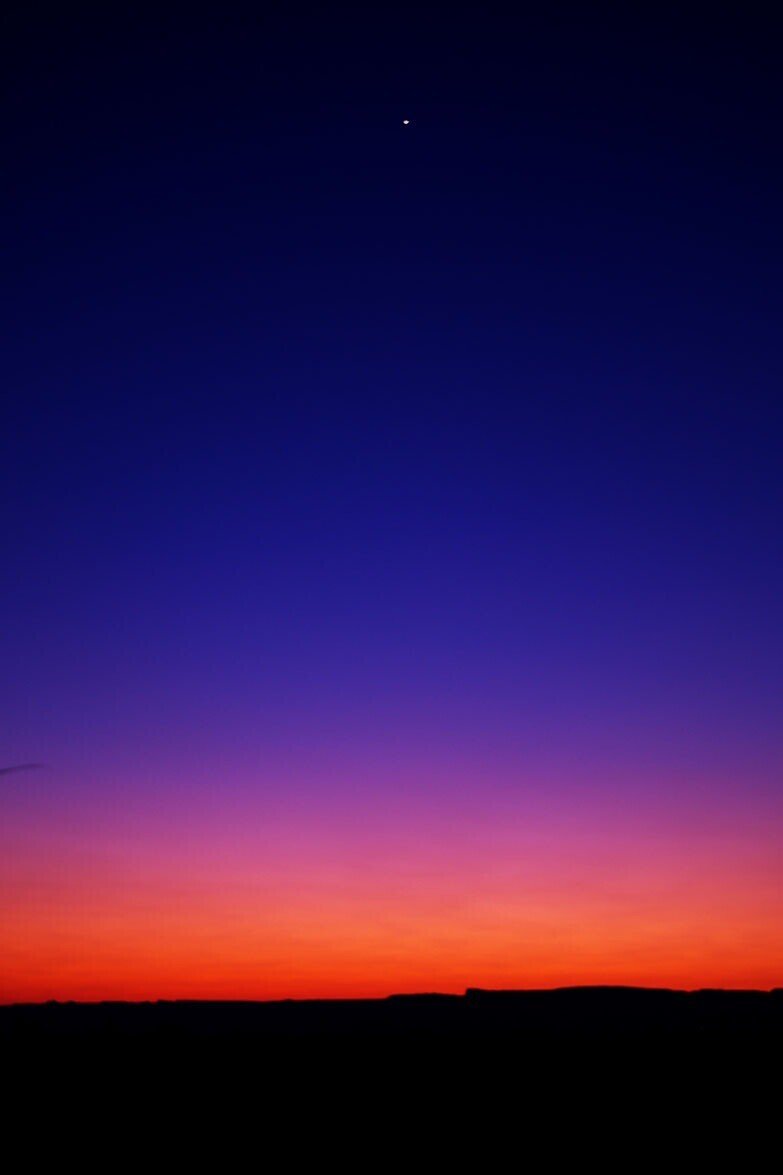 ⑥砂漠の中の野ざらし温泉で野宿した日の夕陽(エジプト).jpg のコピー のコピー