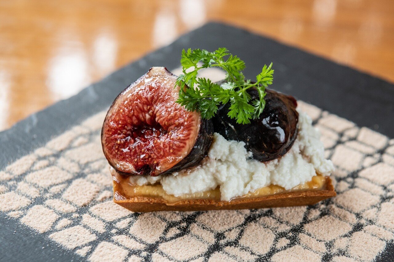 今季は希少な 黒いちじく が主役 旬のフルーツをまるごと楽しめる季節のタルトが登場 Intersect By Lexus Tokyo Note 今季は希少な 黒いちじく が主役 旬のフルーツをまるごと楽しめる季節のタルトが登場 Intersect By Lexus Tokyo Note