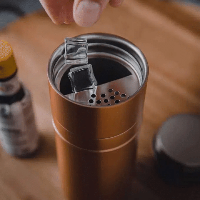 FLASKS ハイボールシェイカー　カクテル 真空断熱ボトル　タンブラー キャンプの夜に最高の一杯を！】1台4役のアウトドア用カクテル