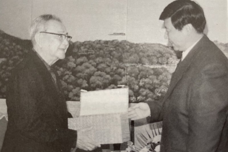 1995年の沖縄県の交流冊子に残された若き習近平
