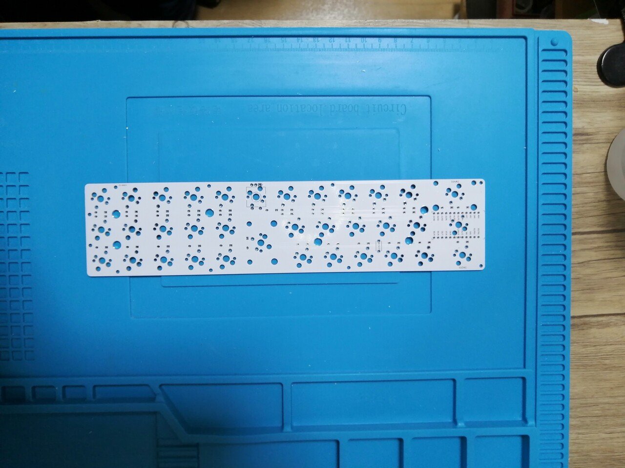 自作キーボードキット「Center x Enter」を組み立てました 自作キーボードキット「Center x Enter」を組み立てました