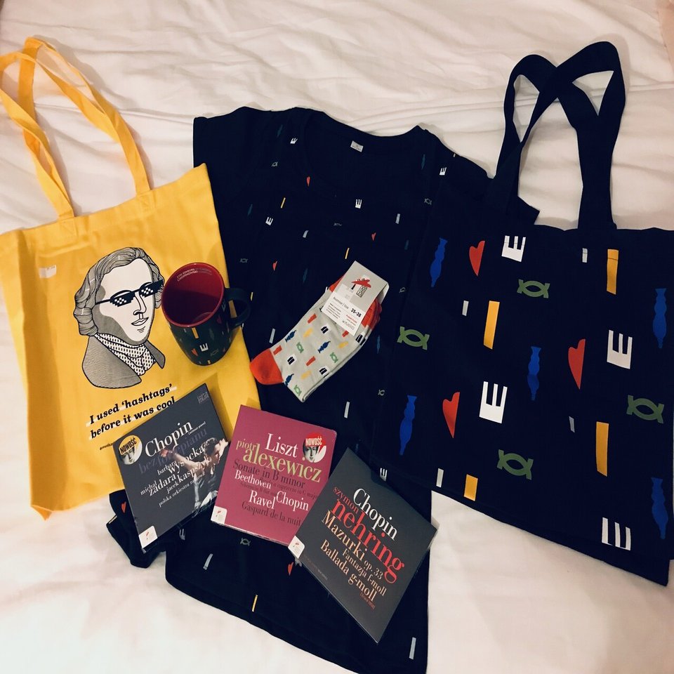 飯田有抄のショパコン日記35〜お土産にはショパコン・グッズ