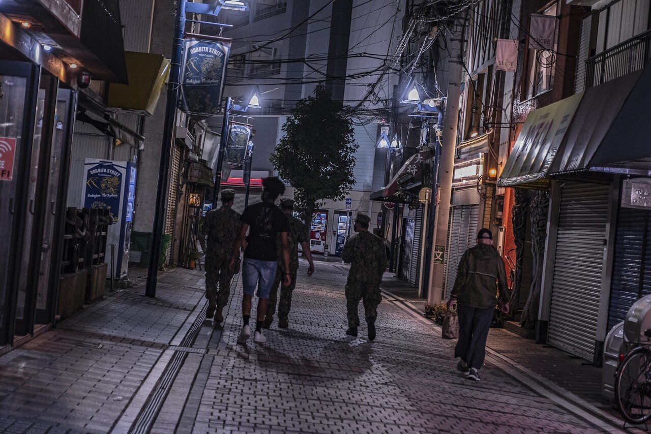 横須賀どぶ板通りの夜 Susumu Sekiguchi Note 横須賀どぶ板通りの夜 Susumu Sekiguchi Note