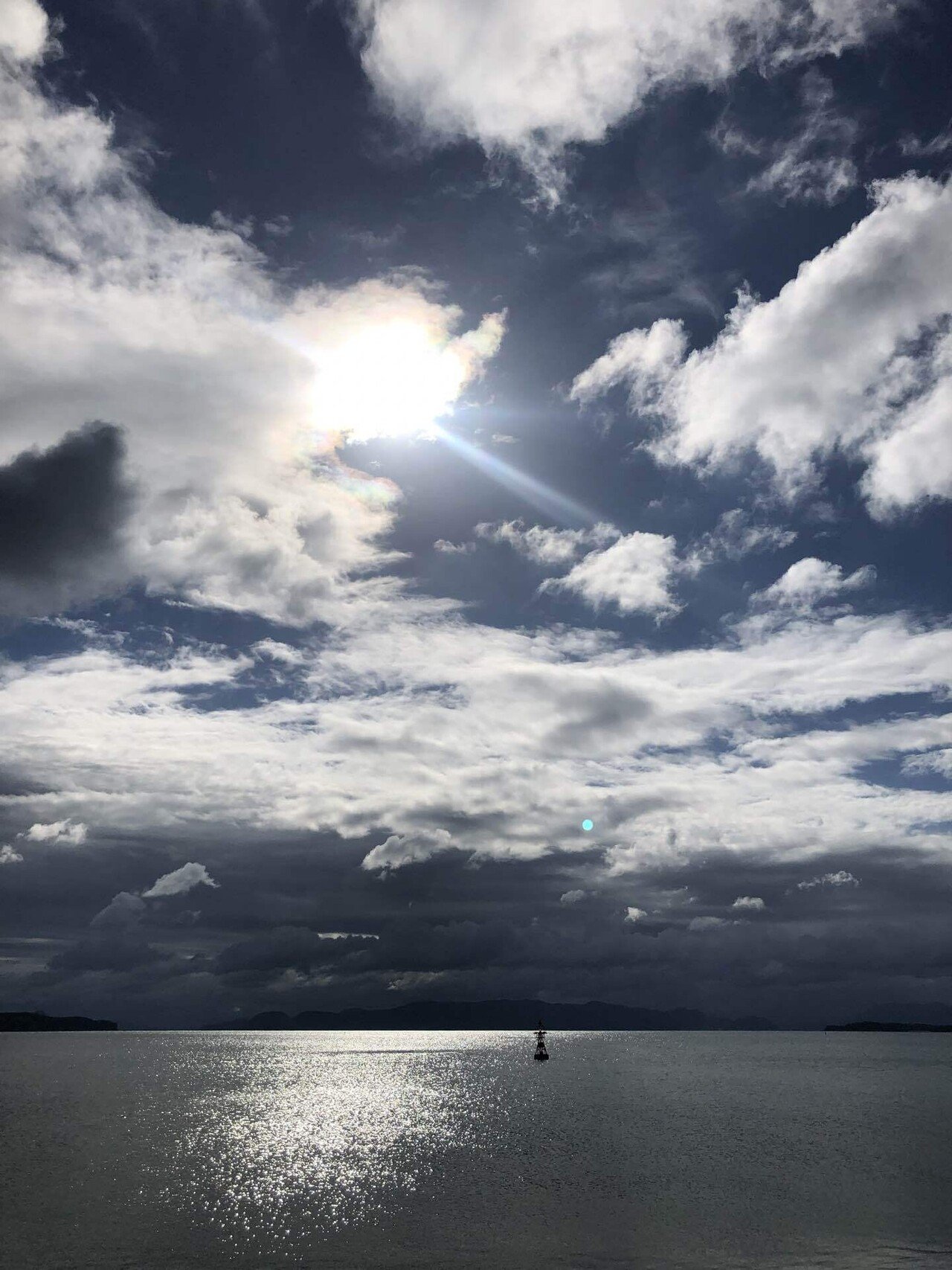 おはようございます 今日は所要で海 キラキラしてる海はいいな 今年の夏もあまり行くことが出来なかったな 毎年 海へ行くのが楽しみなんだけど Kazu Kazuphoto Kazu Note