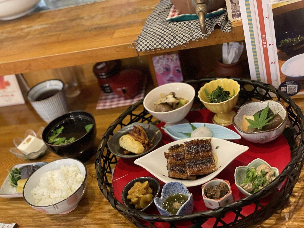 うなぎ処 きしさん 阪急宝塚線 雲雀丘花屋敷駅下車 和歌山のご実家も鰻屋さんなこちらで お昼のみの鰻ランチを 備長炭で丹念に焼かれた鰻はもちろん 小鉢一つ一つのお味も秀逸で ご飯もお代わ Nori Shinsawa Note