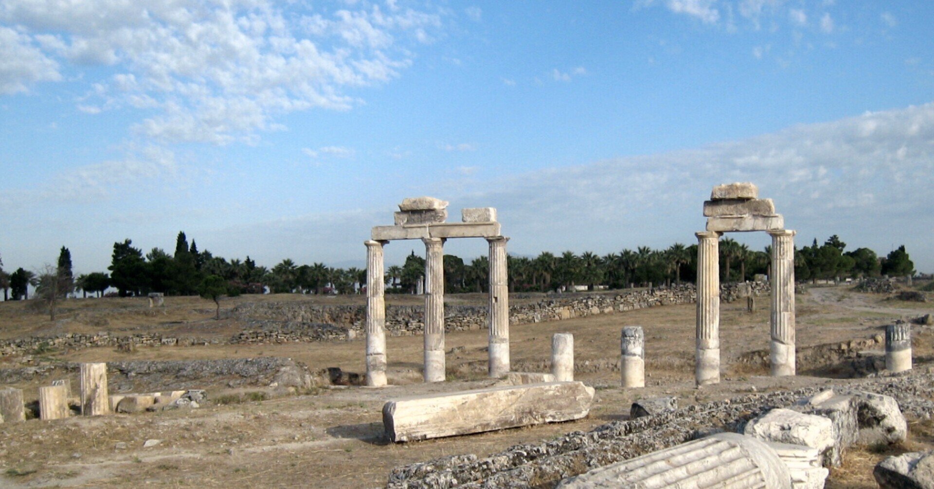 パムッカレ ヒエラポリスの遺跡 画楽舎便り Note パムッカレ ヒエラポリスの遺跡 画楽舎便り Note