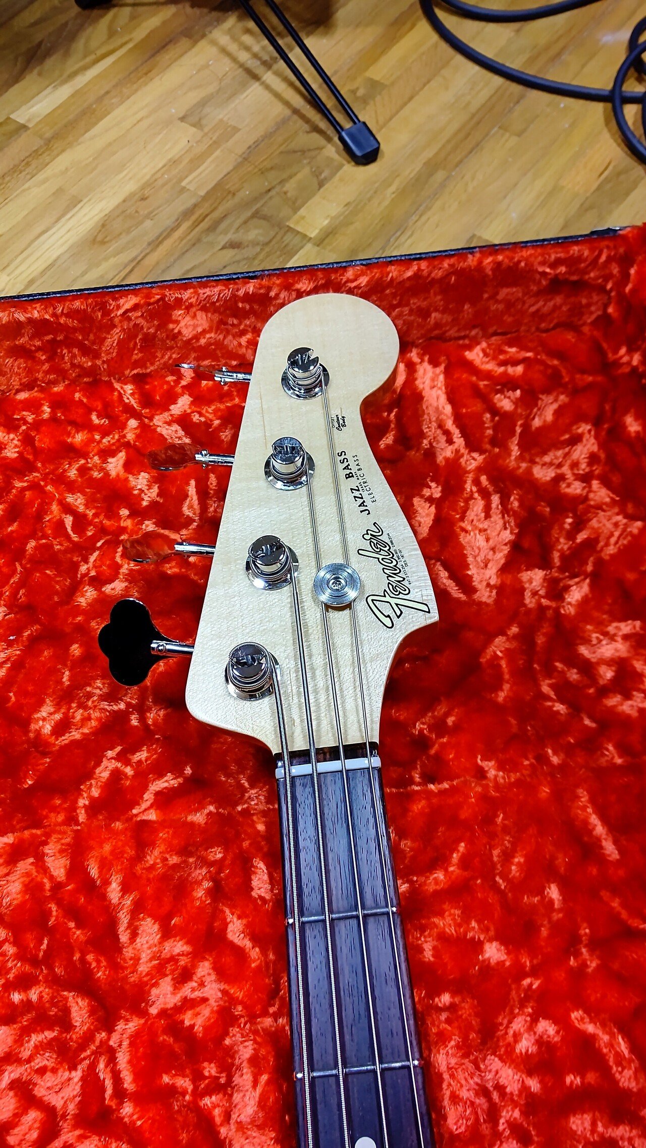 黒々としたローズ指板が美しい！フェンダー・カスタムショップ1964