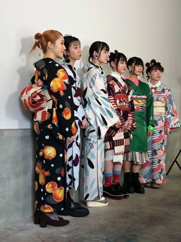 110-9モダンアンテナ梅に橘模様振袖 110-9モダンアンテナ梅に橘模様振袖