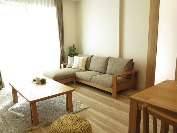 LDKが18帖という標準的なリビングダイニングに家具を提案！0110