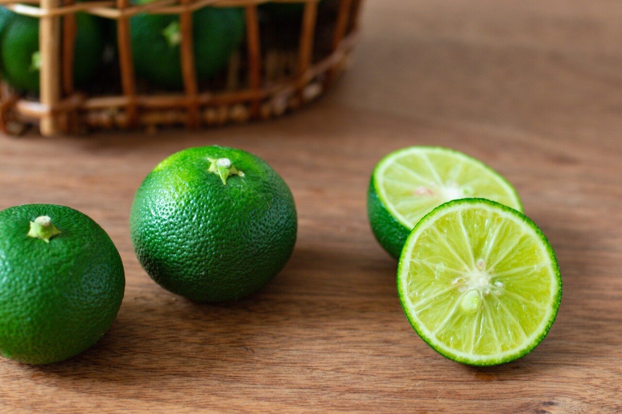 すだち かぼす ライムの違いは 特長とぴったりな食材をご紹介 ミサキ フルーツ伝道師 Note すだち かぼす ライムの違いは 特長とぴったりな食材をご紹介 ミサキ フルーツ伝道師 Note
