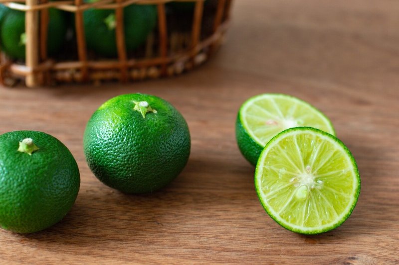すだち かぼす ライムの違いは 特長とぴったりな食材をご紹介 ミサキ フルーツ伝道師 Note