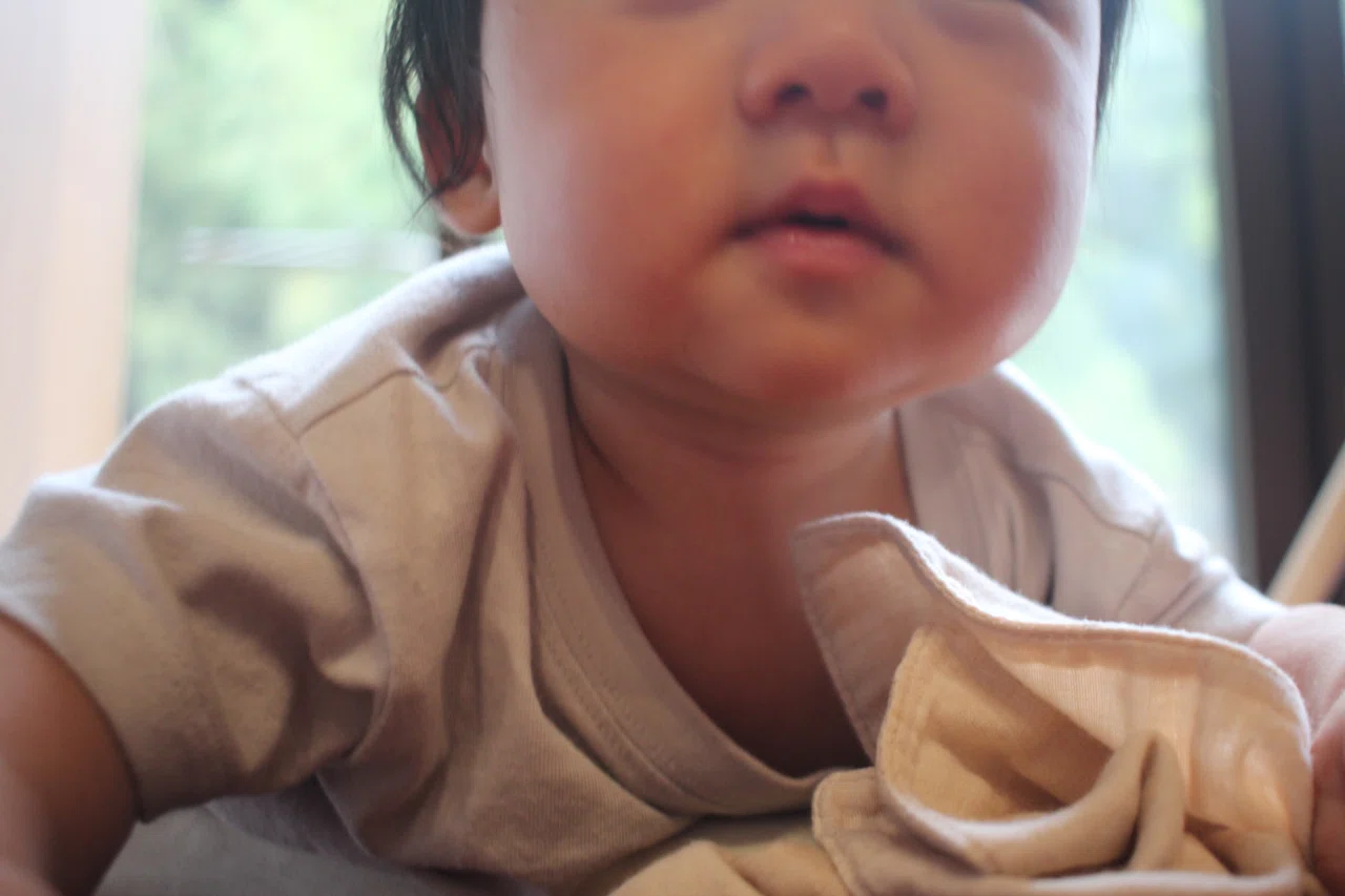 なぜ 赤ちゃんが寝ない 抱っこしないと泣く 寝かしつけ イライラ対策 Kosodate Life 子育てライフ
