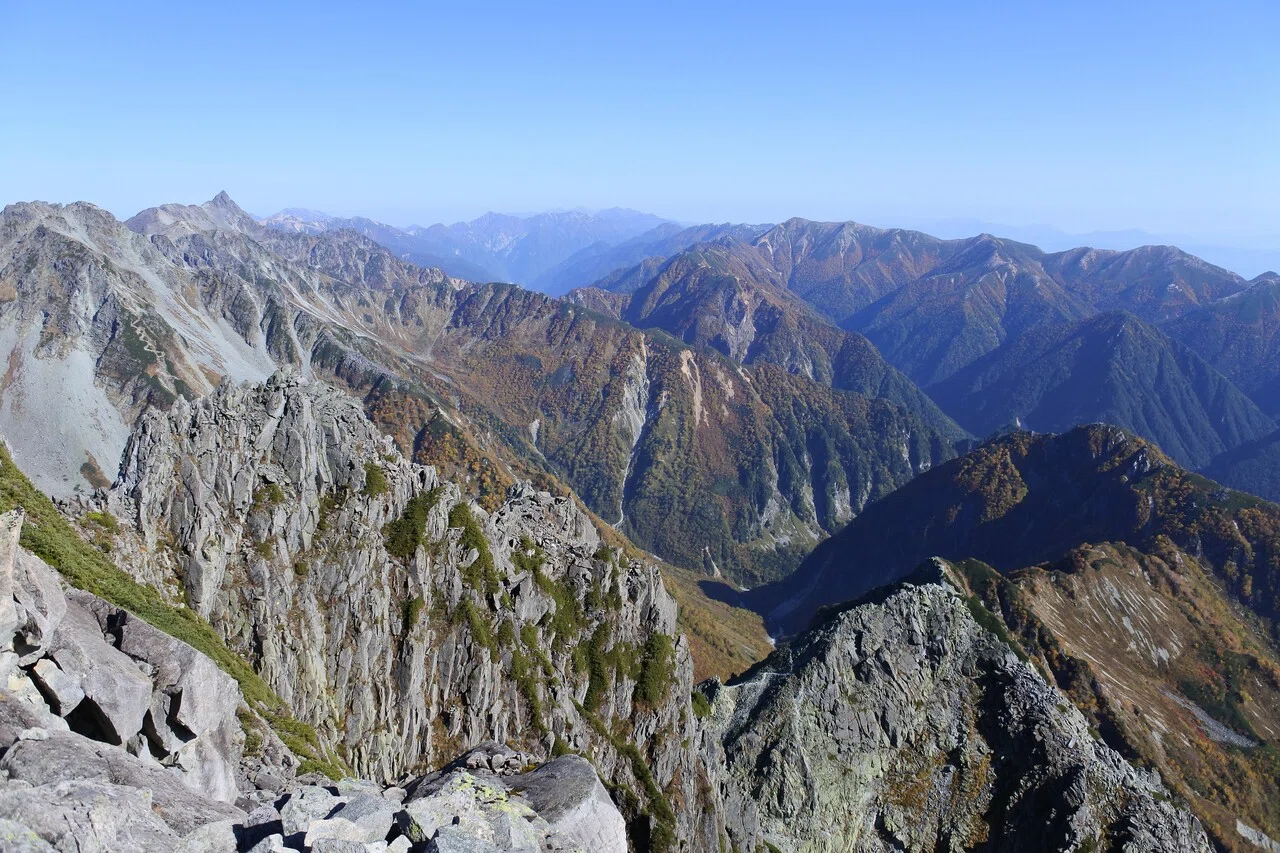 2泊3日-秋晴れの穂高連峰（2日目：岳沢小屋から穂高岳山荘）｜macaの